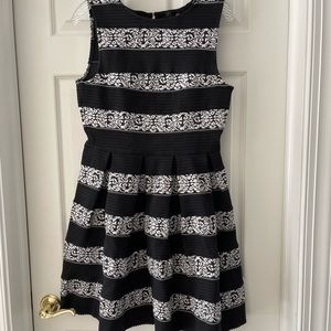 Aqua size large black and white dress